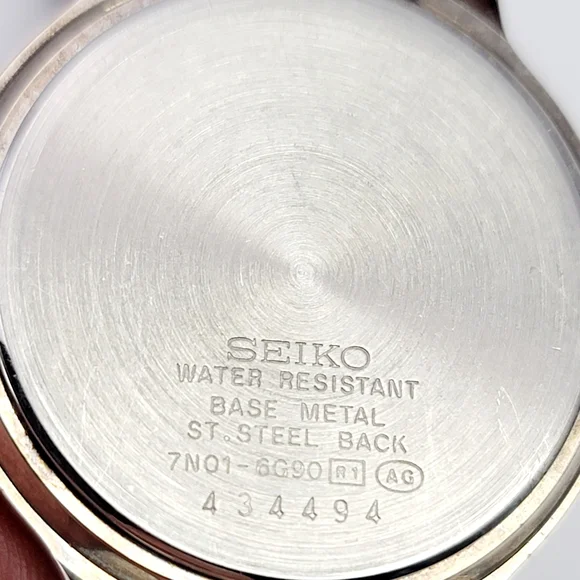 Vintage Seiko Quartz Two-Tone Dress Watch 7N01-6G90 Japan 34mm White Dial Unisex - Picture 8 of 9